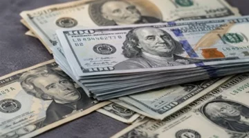 تغيرات سعر الدولار مقابل الجنيه المصري في البنوك والسوق الموازية الجمعة